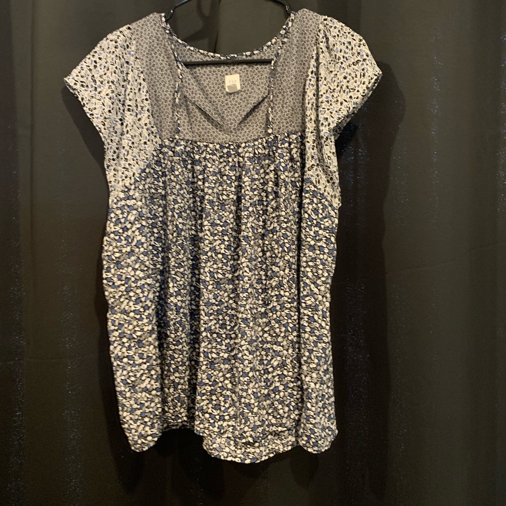 Gap. Size medium blouse.